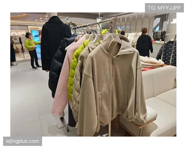 托尼娅买的那件羽绒服比我家沙发还贵，这生活差距也太大了吧！